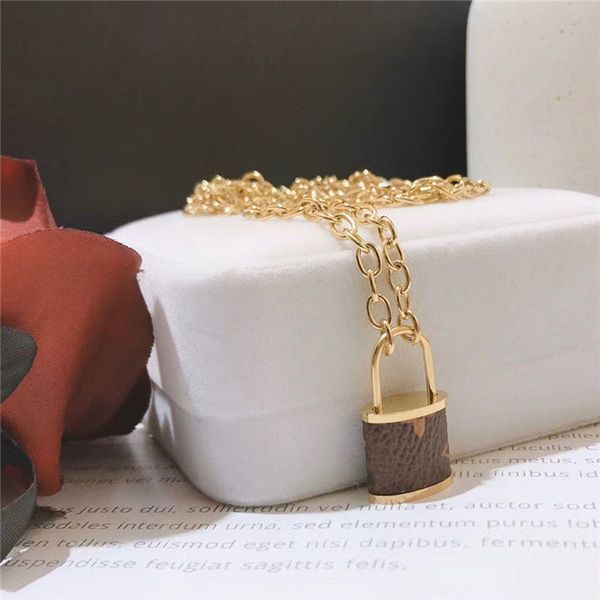 

2022 luxurys sale pendant necklaces fashion for man woman inverted triangle designers brand jewelry mens womens highly quality, Silver