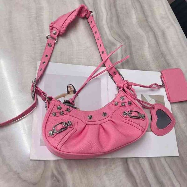 

the girl pink tender diamond inlaid flash drill locomotive bag sling one shoulder diagonal span bag new winter