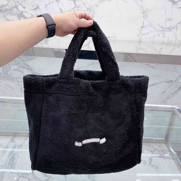 

designer tote bag beach large totes bags women handbag luxury hairy shoulder classic retro letters printing shopping bag 220913