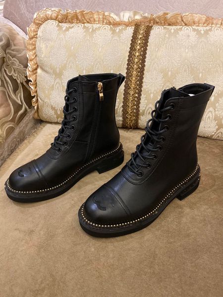 

shoes designer version pure hand 2022ss calf leather rivet ankle boots, Black