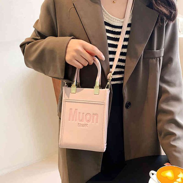 

popular bag women's 2022 new fashion sense hand versatile one shoulder messenger bag purses