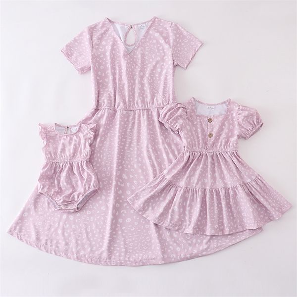 

family matching outfits girlymax summer baby girls mommy me boutique children clothes leopard floral milk silk dress romper kidswear 220914, Blue