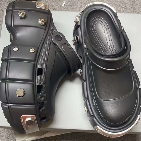 

2022 women men fashion triple s flip flops hardcroc slippers beach pool slides sandals sports punk style rubber rivet slide casual foam shoe, Black