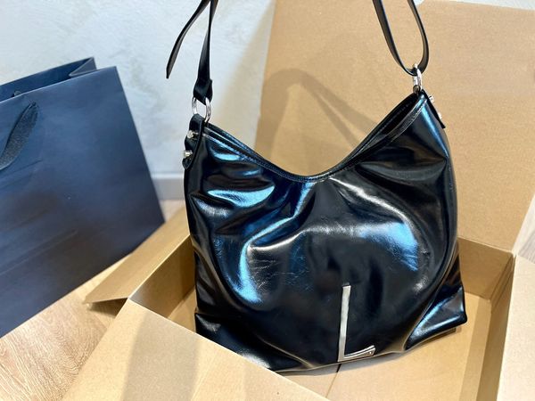 

22ss new ladies shopping bags celebrity same style bag luxury brand patent leather woman motorcycle bag trend fashion hangdbag 34cm