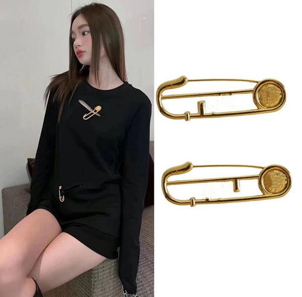 

french retro lion head letter brooch all-match sweater cardigan clothes pants accessories women, Gray