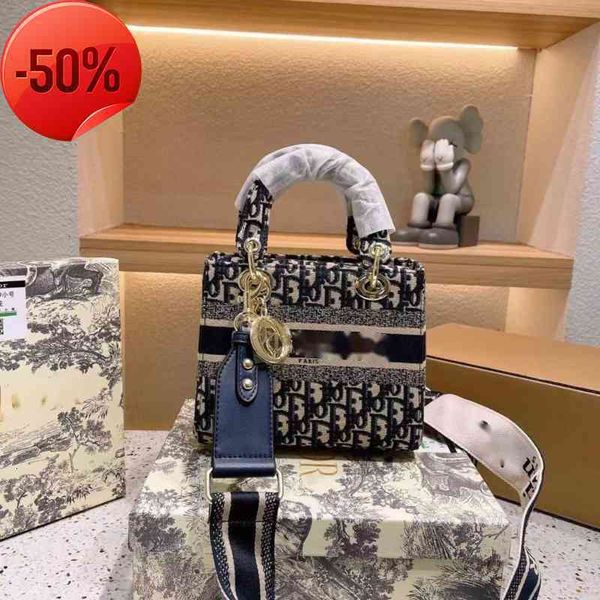 

designer bags 2022 spring summer women's handbag single shoulder msenger bag of wal small square bagtote purses ladies handbags factory