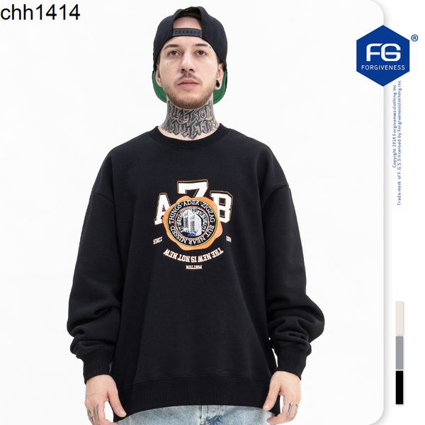 

2021 autumn winter new fashion brand creative personalized letter architectural embroidery plush round neck sweater, White;black