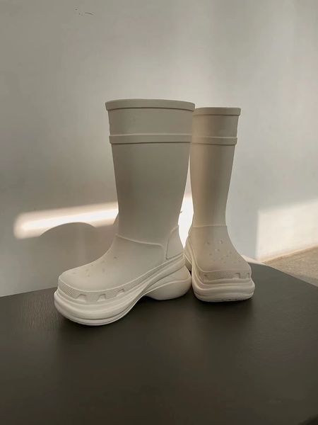 

2022 r cross rain boots rubber round head luxury waterproof combined with a box dust bag, Black