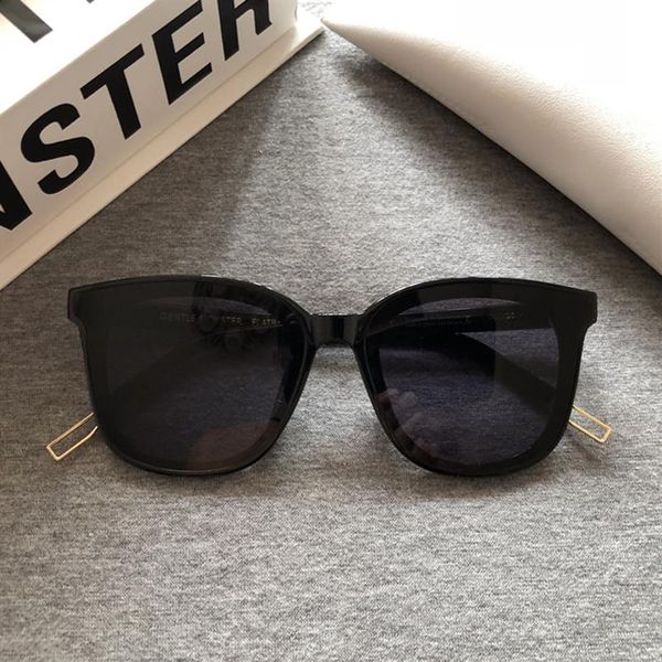 

sunglasses 2021 korea v brand women trendy gm men vintage gentle sun glasses star style original package papas235p, White;black