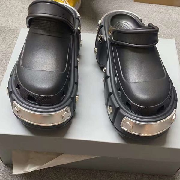

2023 women men fashion triple s flip flops hardcroc slippers beach pool slides sandals sports punk style rubber rivet slide casual foam shoe, Black