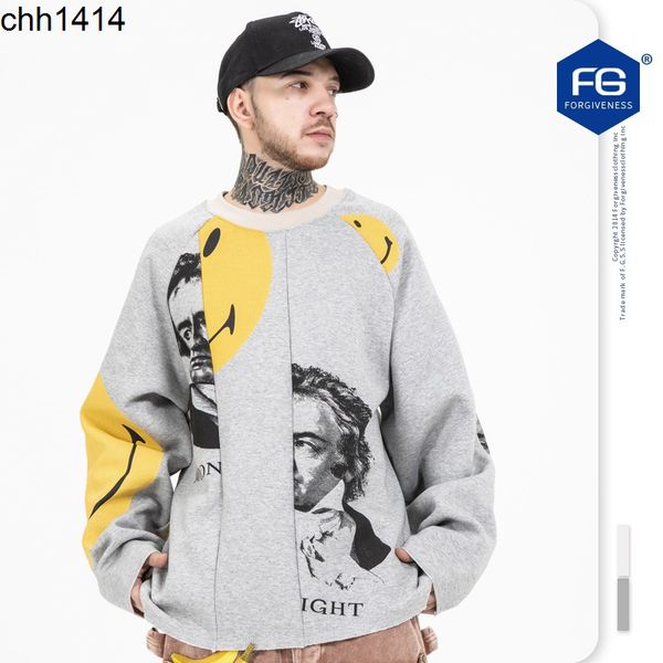 

autumn and winter new fashion brand splicing smiling face beethoven portrait printing loose round neck men's sweater, White;black