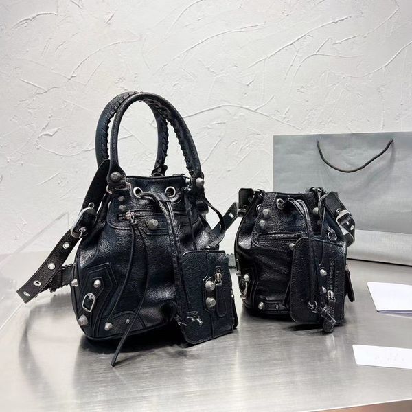 

designer luxury womens bag balencigas handbag b-shaped paris single shoulder messenger fashion square gift shoulder oblique span versatile h