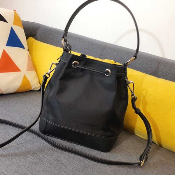 

female luxury designer bucket shoulder bag carry-on for 2022 with retro personalization1be0559