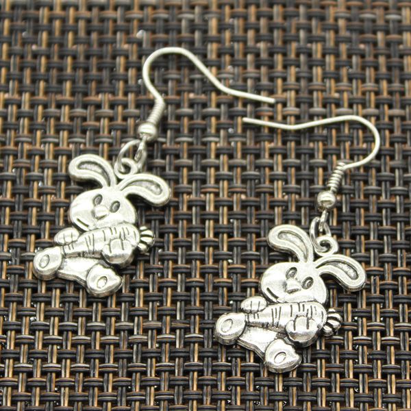 

dangle chandelier fashion handmade rabbit with carrot bunny easter pendants silver color earrings for womens style 220914