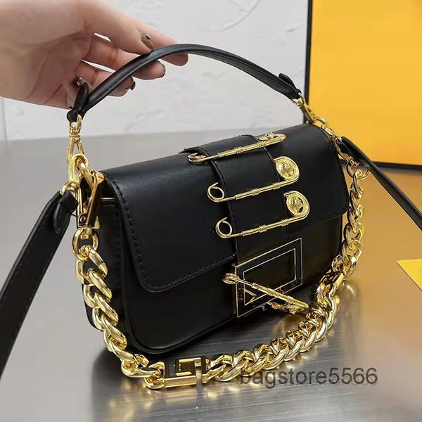 

shoulder bags designer women brooch baguette bag fashion claic baguettes handbags woman big chain strap underarm handbag luxurys s 2022 top
