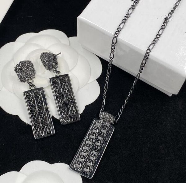 

gun color openwork letters necklaces ear studs earring medusa head portrait pattern pendant womens jewelry sets banshee 18k gold plated desi, Silver