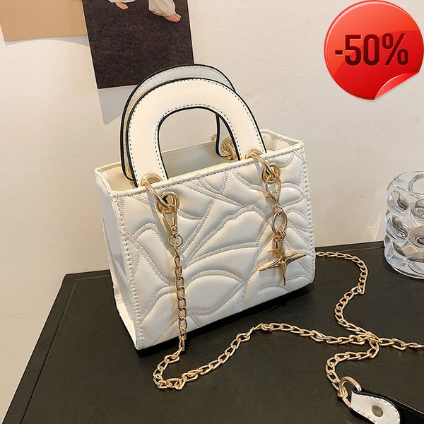 

designer bags this year's popular small women's summer versatile chain 2022 new fashion messenger portable diana