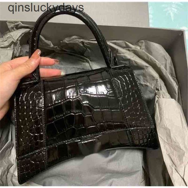 

luxury handbags and ltaly balencaigabag italy designer handbag bag 2022 b-button crocodile hourglass leather w