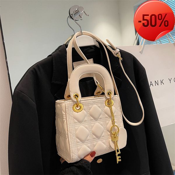 

designer bags niche design high sense women's handbag summer 2022 new fashion lingge small square cross luxury handbags designers
