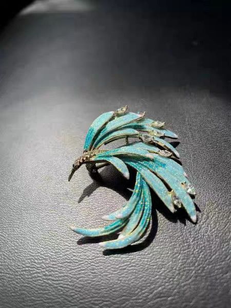 

violet blue feather brooch design sense niche high-end women delicate luxury temperament pin corsage holiday gift, Gray