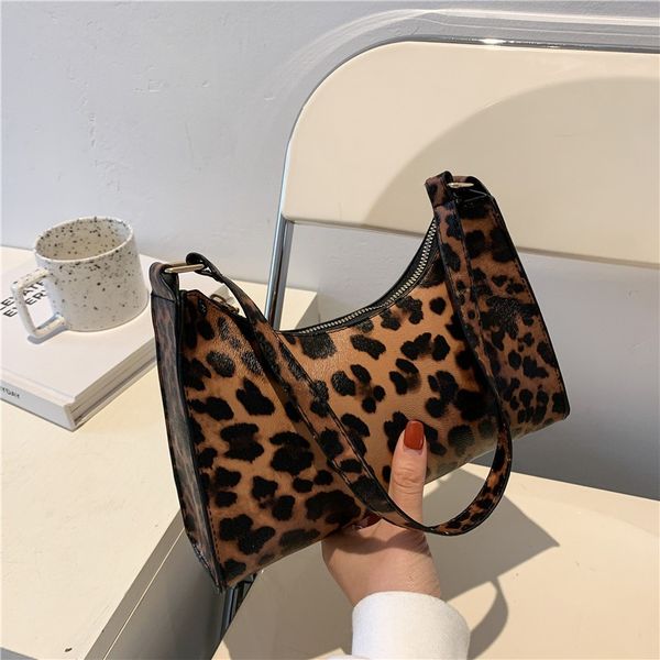 

202209161214wcx new net fashion bag single shoulder messenger bag