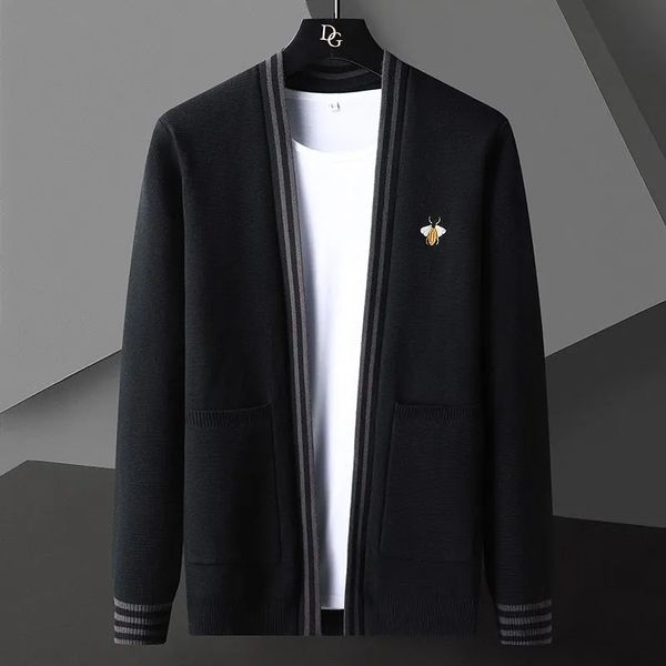 

men's wool blends men's knitted cardigan sweater spring and autumn leisure korean fashion embroidered bee coat 220915, Black