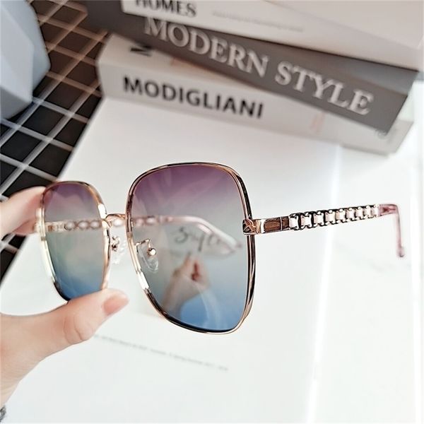 

sunglasses metal frame interlocking mirror legs decorative polarizing glasses plain face street pgraphy personalized male and female lovers, White;black