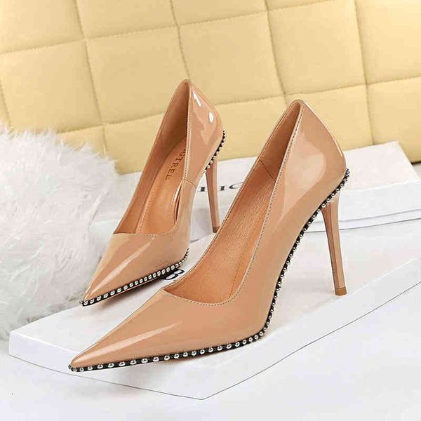

9611-2 sandals super high heels metal chain rivets patent leather shallow mouth pointed women's single shoes, Black