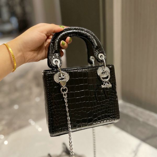 

luxuries designers women bags shoulder bag mini versatile for crossbody as well vintage retro style lady flap totes designer handbags women
