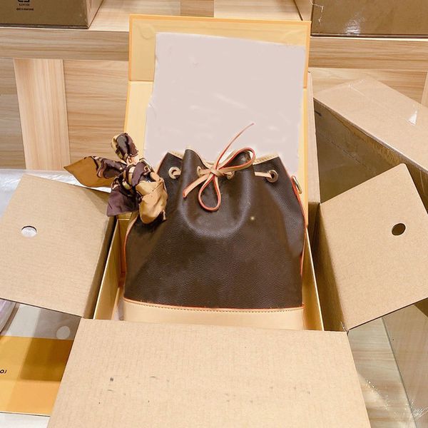 

designer luxury women the tote bag fashion versatile handbags shoulder crossbody bags purse tories totes large capacity saddle wallets 7a 8o