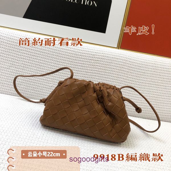 

pouch bag designer bottegas handbags women venetas clutch bags new cloud woven bag sheepskin women's portable single shoulder messenger
