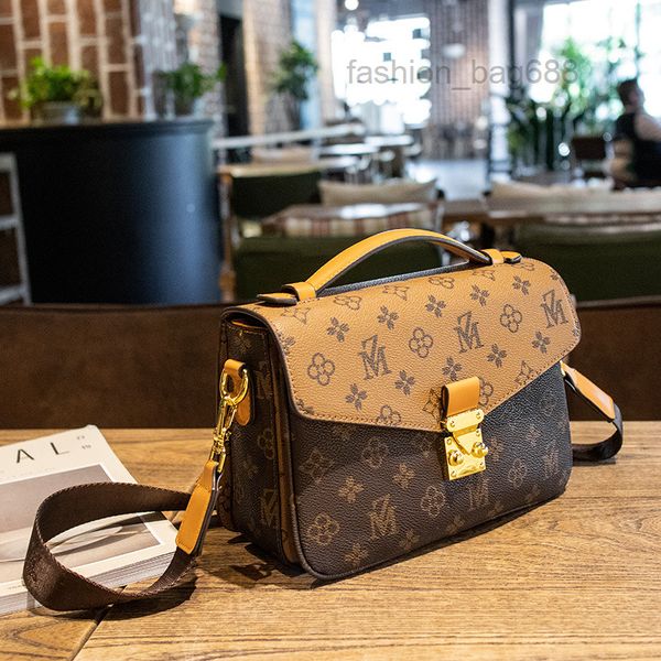

evening bags luxury design presbyterian single shoulder crossbody bag women's fashion retro style small square bag printed mosaic color