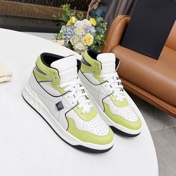 

fashion week catwalk couples sneakers classic color matching high-casual shoes