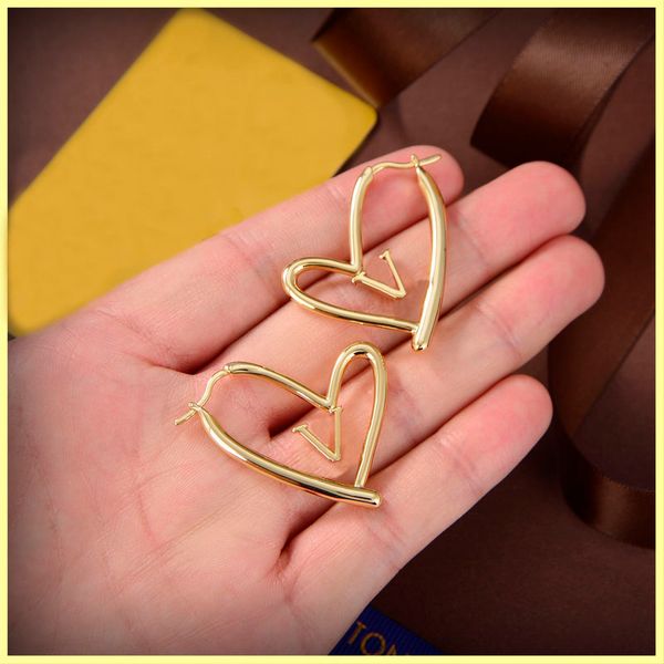 

fsashion big size women ear hoop earrings fashion letter love gold stud earrings lady luxury designers heart earring brands jewelry wholesal, Silver