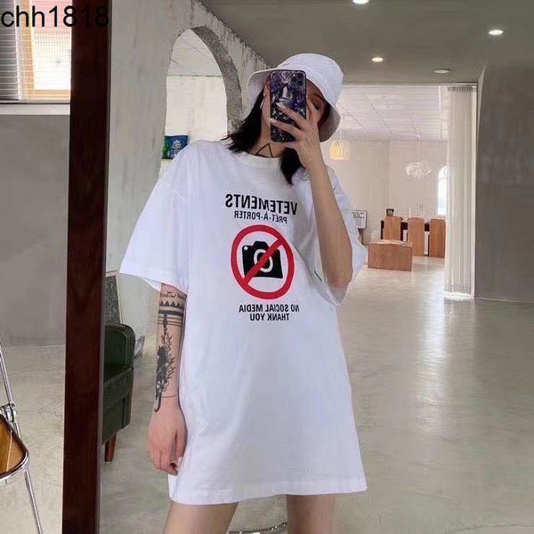 

legal tide brand vetementss events forbids taking ps and printing and the same men's and women's short sleeved t-shirt in net red, White;black