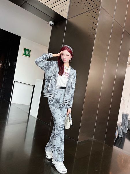 

di0 women's two piece sets2022 new autumn winter leisure sport two-piece fashion print jungle animals jacket pants womens suit designer, White