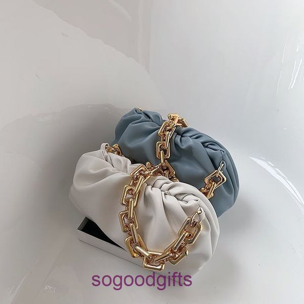 

pouch bag designer bottegas handbags women venetas clutch bags single shoulder underarm bag 2022 popular new summer fashion net red fold cha