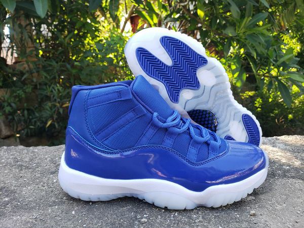 

box with 2023 11 basketball shoes men women royal blue white 11s sneaker