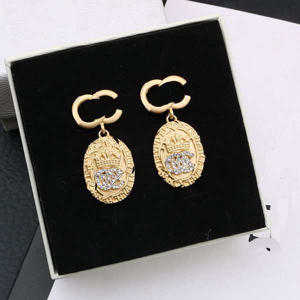

fragrance jewelry earrings designer women stud metal luxury glittering rhinestone diamond crown pendant letter shape gold color 925s pin sil, Golden;silver