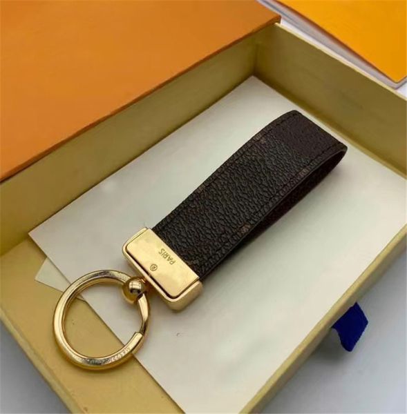 

keychain designers mens luxury car keyring womens fibbia keychains handmade fashion keychain bags pendant with box brand classic old flowers, Silver