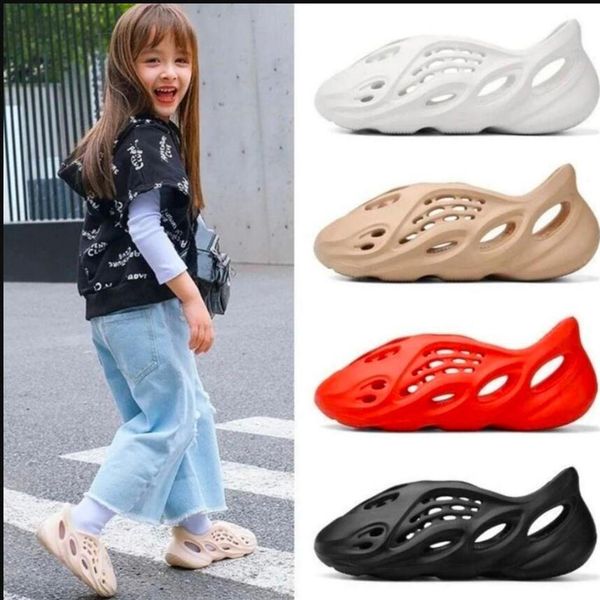 

2022 foam runner mxt moon gray ararat children kids boys slippers bone resin desert sand earth brown flat beach sandals new #667283x, Black;grey