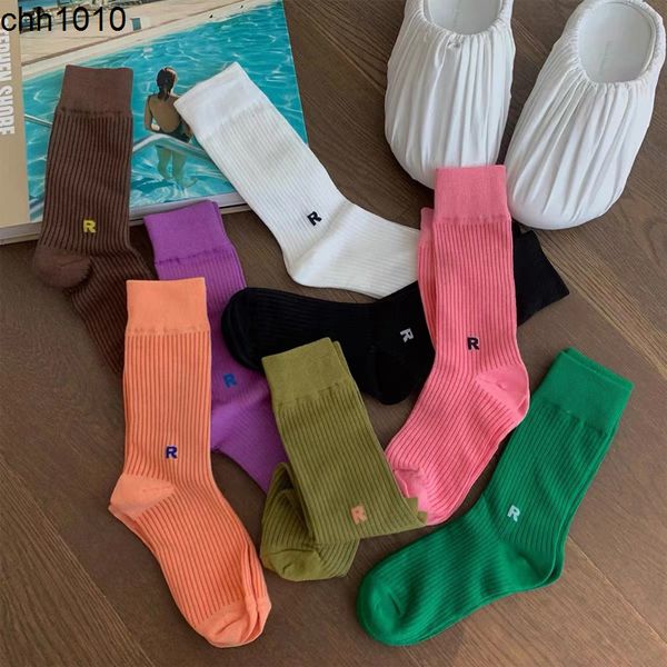 

men's korean r letter vertical bar stack socks for men and women in spring and autumn color medium tube ins tide cotton, Black
