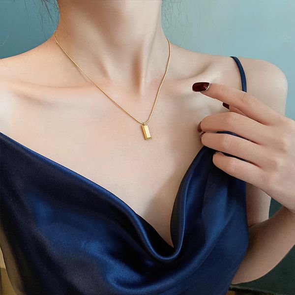

Simple Design Imitates Gold Color Bar Shape Pendant Stainless Steel Necklace Woman Clavicle Chain Of Daily Outfit Fashion Jewelry Girl