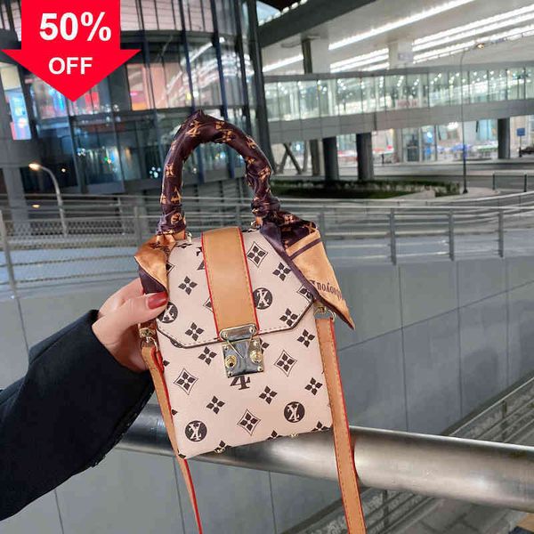 

designer clutch bag evening clutches 2022 factory outlet popular printed women's new vertical mobile phone fashion box one shoulder sma