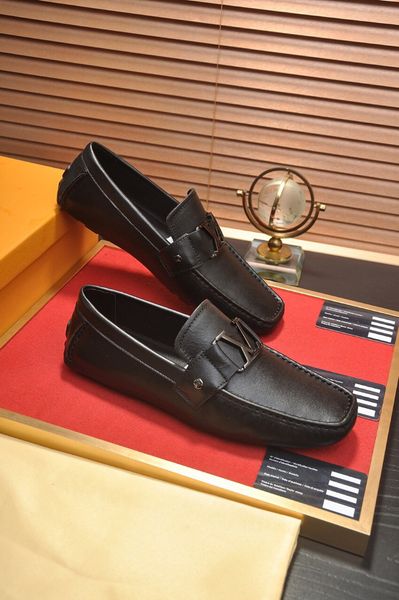 

2022 new men's genuine leather shoes lace-up casual sports men running fashion sneakers flat shoess white black casual