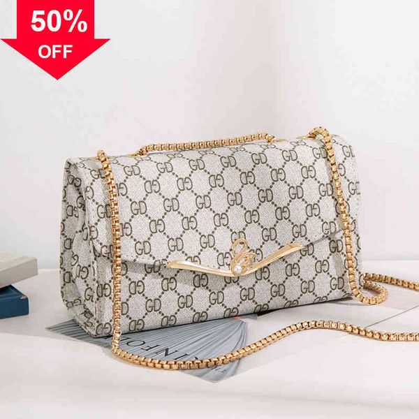 

designer clutch bag evening clutches 2022 factory wholale handbag mini square single shoulder style long women's chain
