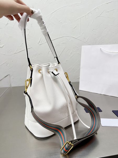

prad bag tote designer bags the totes designers women shoulder crossbody leather luxury handbags large capacity backpack classic luxurys ugi