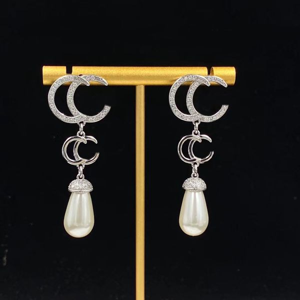 

new dangle chandelier earrings by light luxury brand designer fashion classic pearl diamond letter earrings wedding party couple gift jewelr, Silver