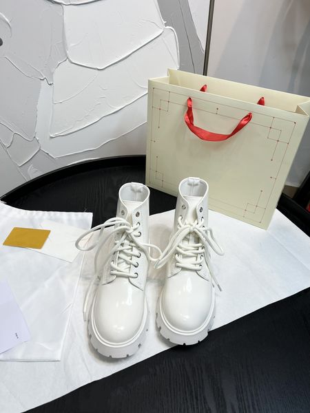 

2023 designer wander boots women classic patent leather boot black pink platform ankle booties high rubber knight queens motorcycle shoes