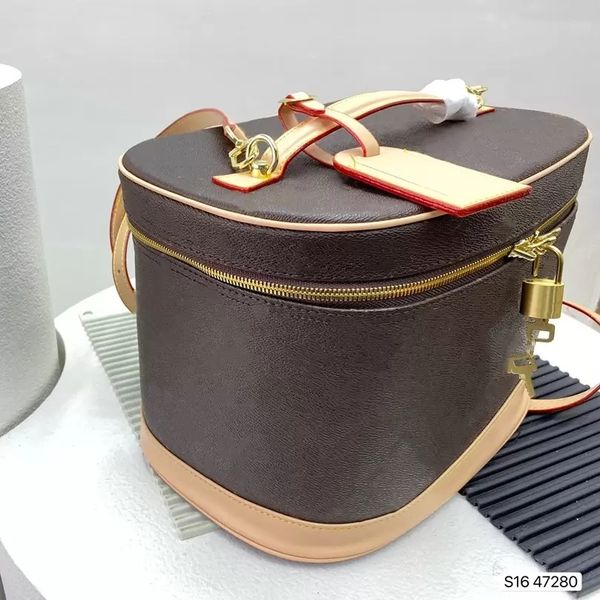

luxury designers makeup bag women high qulity old flower make up pouch 2021 fashion luxurys cosmetic handbag one shoulder crossbody bags, Black;red